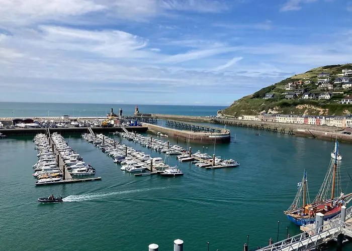 Charmant Studio Avec Vue Sur Le Port Et Falaises