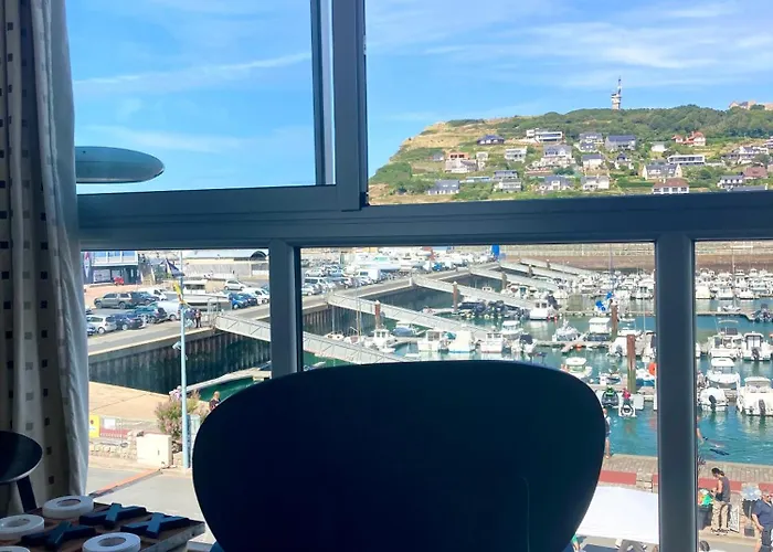 Charmant Studio Avec Vue Sur Le Port Et Falaises