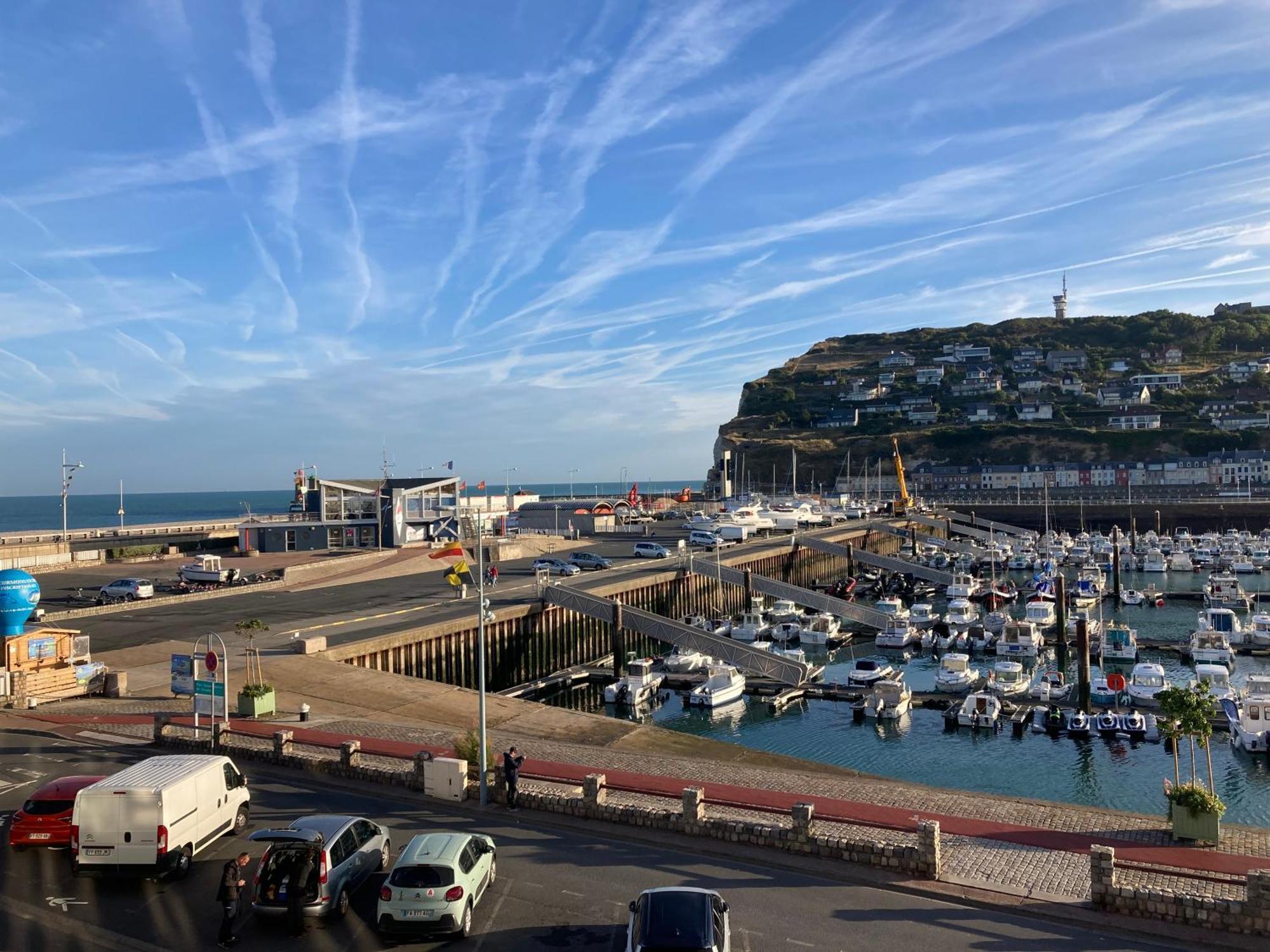 Avec Vue Sur Le Port Et Falaises Apartment Fécamp